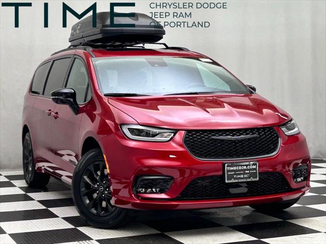 2026 Chrysler Pacifica Select AWD for sale in Portland, OR