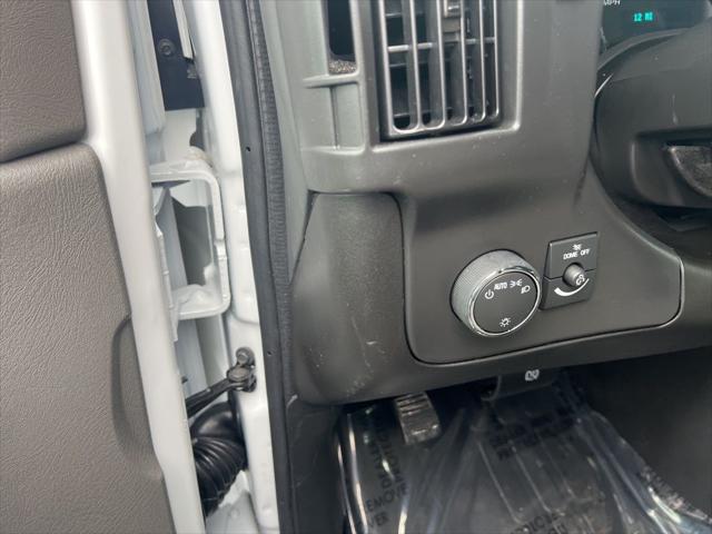 2025 Chevrolet Express Passenger RWD 3500 Extended Wheelbase LT