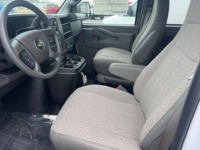 2025 Chevrolet Express Passenger RWD 3500 Extended Wheelbase LT