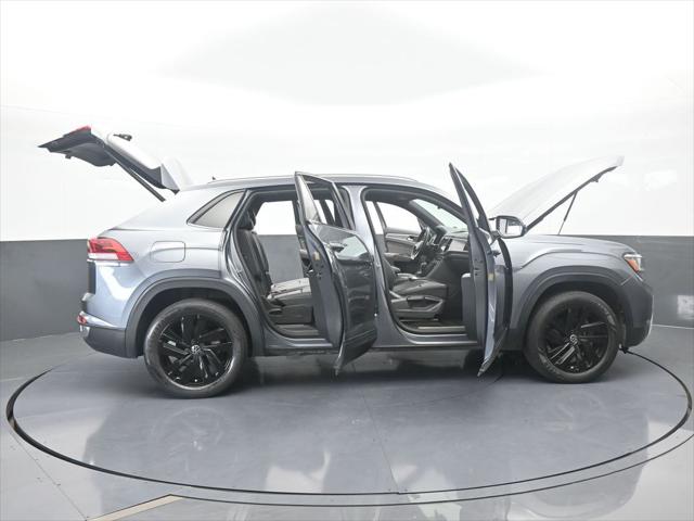 2022 Volkswagen Atlas Cross Sport 2.0T SE w/Technology