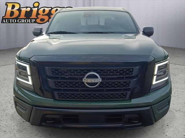 2024 Nissan TITAN Crew Cab SV 4x4