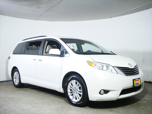 2016 Toyota Sienna XLE 7 Passenger