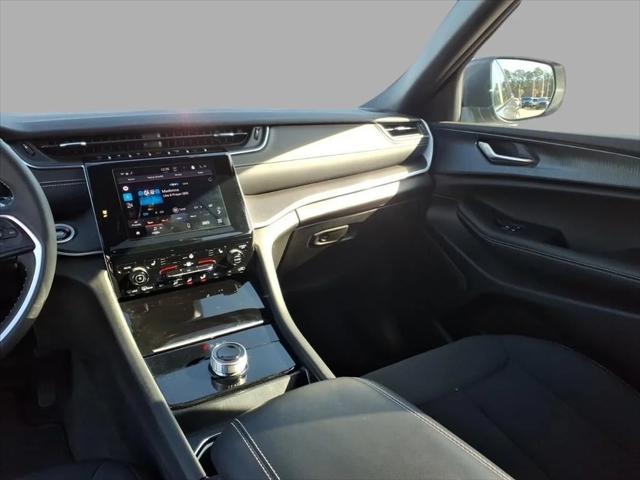 2025 Jeep Grand Cherokee Laredo X 4x4