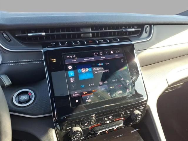 2025 Jeep Grand Cherokee Laredo X 4x4