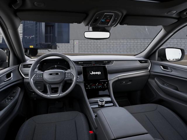 2025 Jeep Grand Cherokee Laredo X 4x4