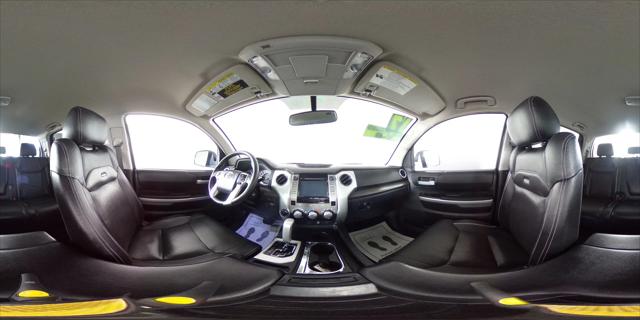 2017 Toyota Tundra SR5 5.7L V8