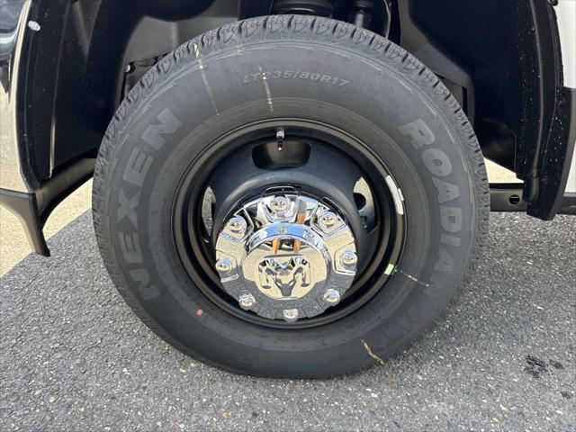 2026 RAM Ram 3500 RAM 3500 TRADESMAN CREW CAB 4X4 8 BOX