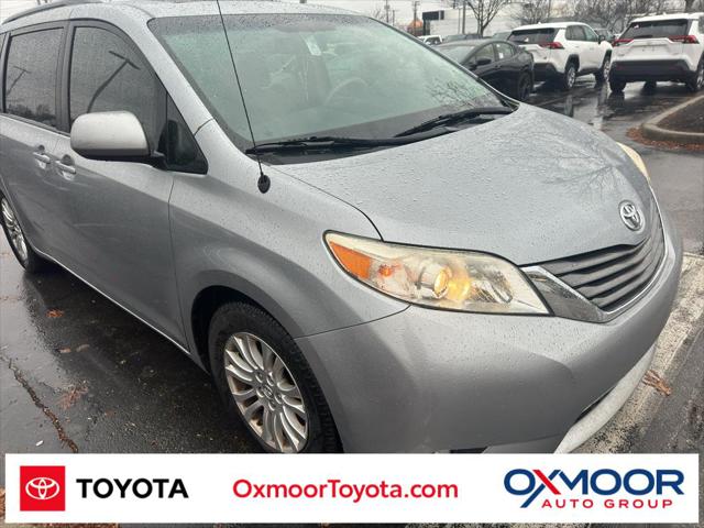 2014 Toyota Sienna XLE V6 8 Passenger