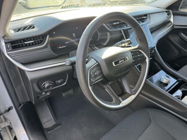 2023 Jeep Grand Cherokee L Laredo 4x4