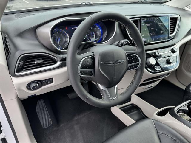 2024 Chrysler Pacifica Touring L 2024 Chrysler Pacifica Touring L