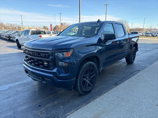 2023 Chevrolet Silverado 1500 4WD Crew Cab Short Bed Custom