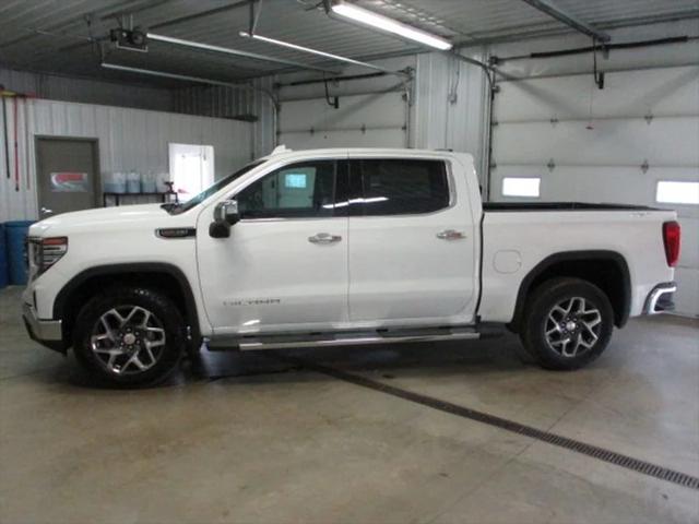 2022 GMC Sierra 1500 4WD Crew Cab Short Box SLT