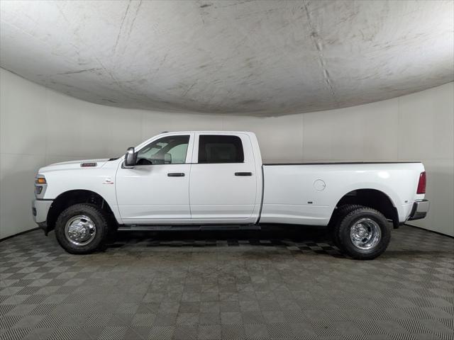 2026 RAM Ram 3500 RAM 3500 TRADESMAN CREW CAB 4X4 8 BOX