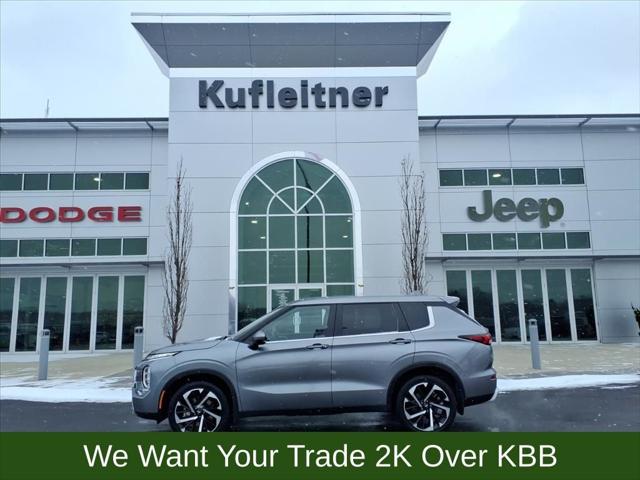 2022 Mitsubishi Outlander Base