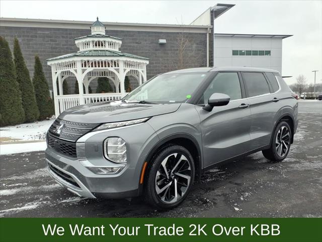 2022 Mitsubishi Outlander Base