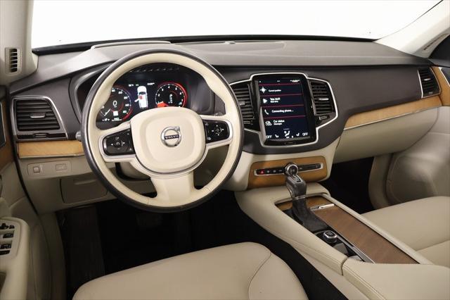 2022 Volvo XC90 T5 Momentum 7 Passenger