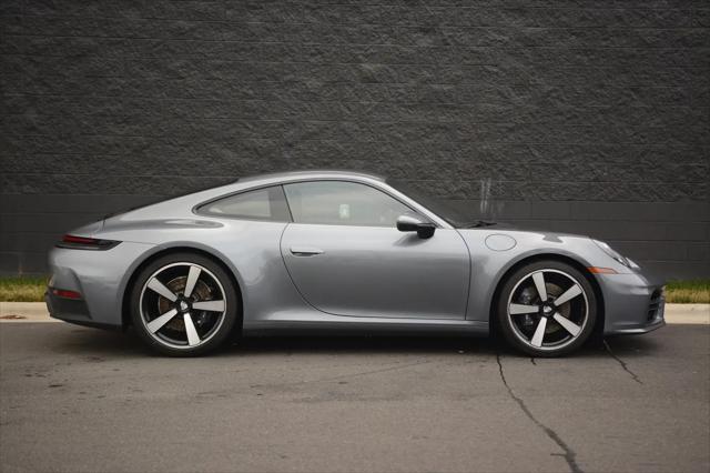 2025 Porsche 911 Carrera