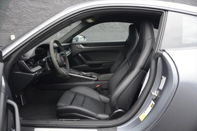 2025 Porsche 911 Carrera