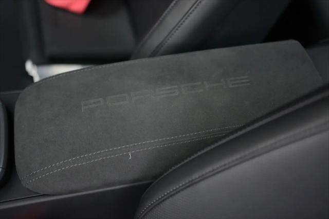 2025 Porsche 911 Carrera
