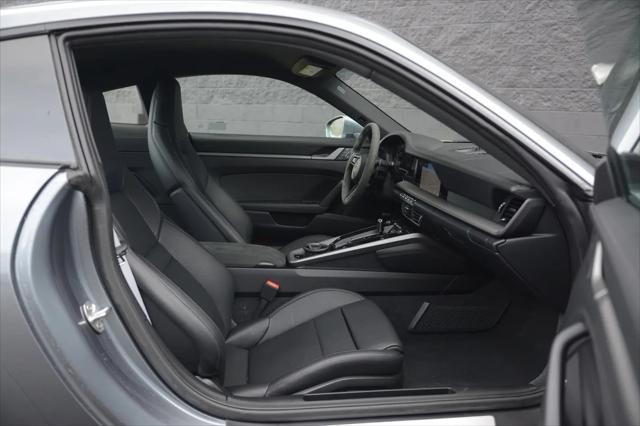 2025 Porsche 911 Carrera
