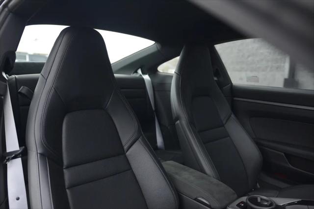 2025 Porsche 911 Carrera