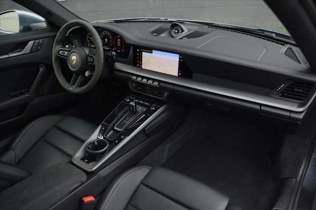 2025 Porsche 911 Carrera