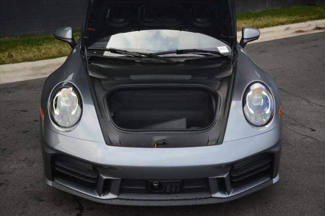 2025 Porsche 911 Carrera