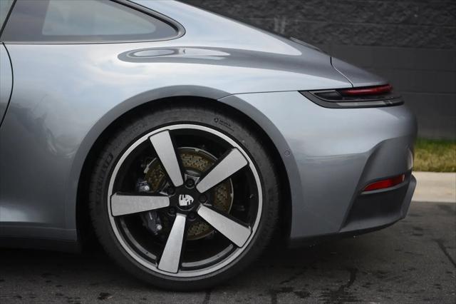 2025 Porsche 911 Carrera