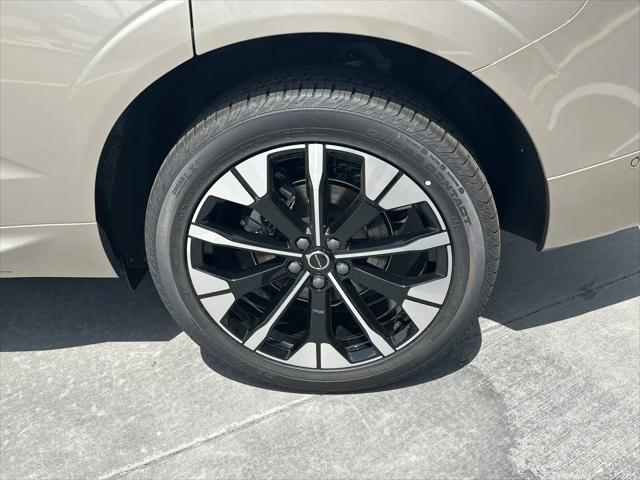 2026 Volvo XC90 Ultra, B6 AWD Gas (mild hybrid), Gasoline, Bright, 7 Seats