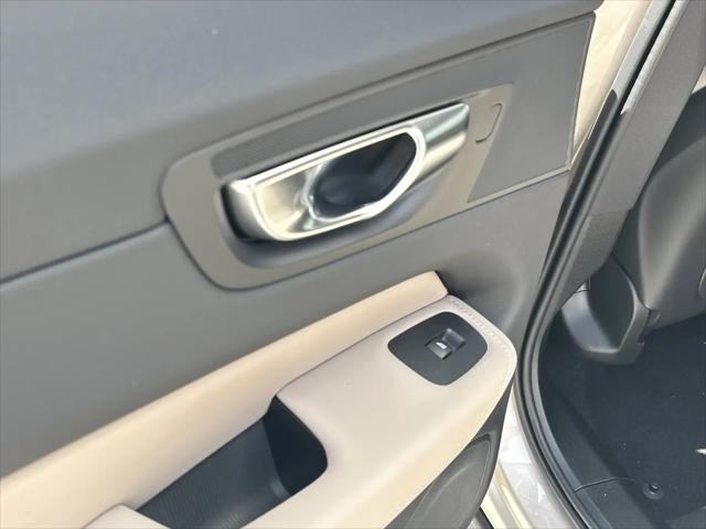 2026 Volvo XC90 Ultra, B6 AWD Gas (mild hybrid), Gasoline, Bright, 7 Seats