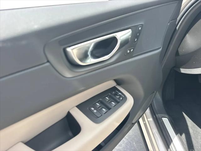 2026 Volvo XC90 Ultra, B6 AWD Gas (mild hybrid), Gasoline, Bright, 7 Seats
