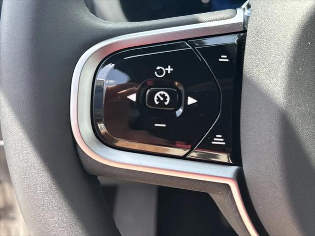 2026 Volvo XC90 Ultra, B6 AWD Gas (mild hybrid), Gasoline, Bright, 7 Seats