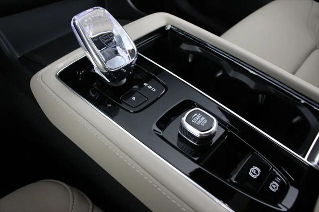 2026 Volvo XC90 Plug-In Hybrid Plus, T8 AWD, Electric/Gasoline, Bright, 7 Seats