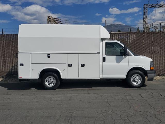 2025 Chevrolet Express Cutaway Work Van