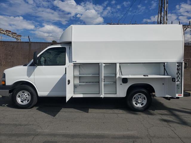 2025 Chevrolet Express Cutaway Work Van