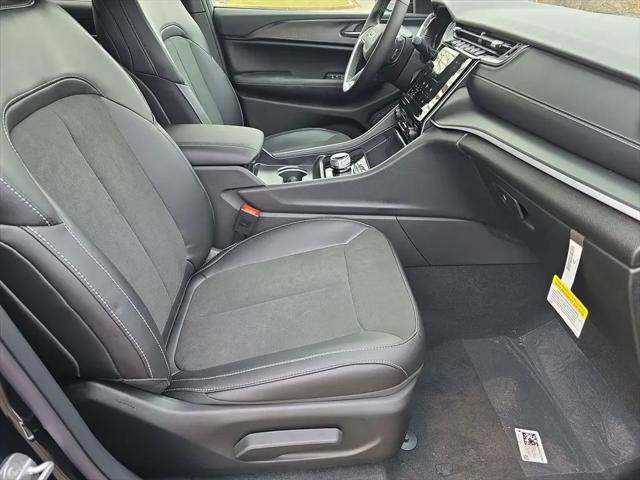 2025 Jeep Grand Cherokee L Altitude 4x4