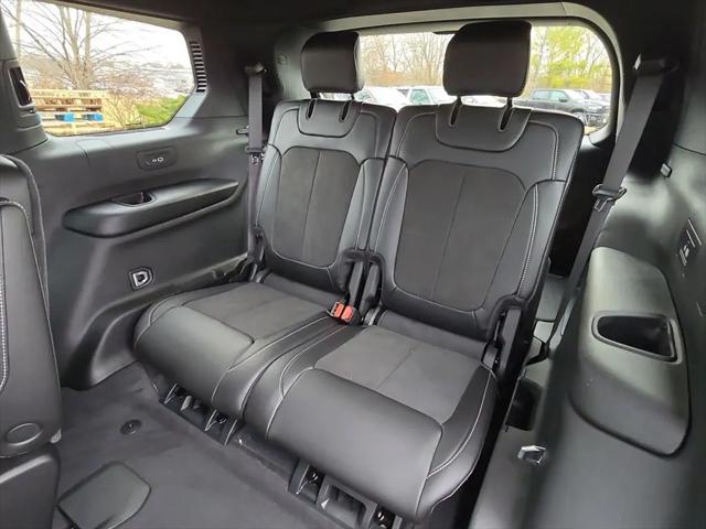 2025 Jeep Grand Cherokee L Altitude 4x4