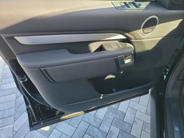 2026 Land Rover Discovery Gemini Edition