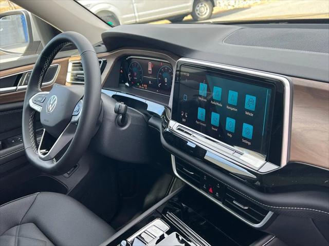 2026 Volkswagen Atlas SE with Technology