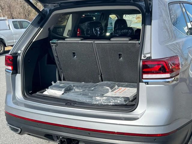2026 Volkswagen Atlas SE with Technology