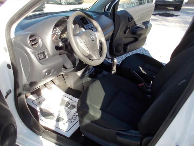 2016 Nissan Versa 1.6 S