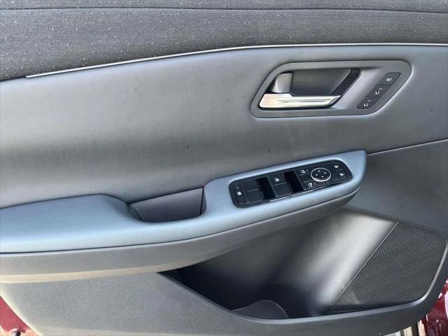 2026 Nissan LEAF PLATINUM+
