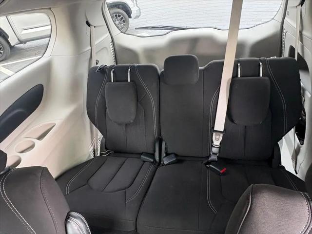 2024 Chrysler Voyager LX
