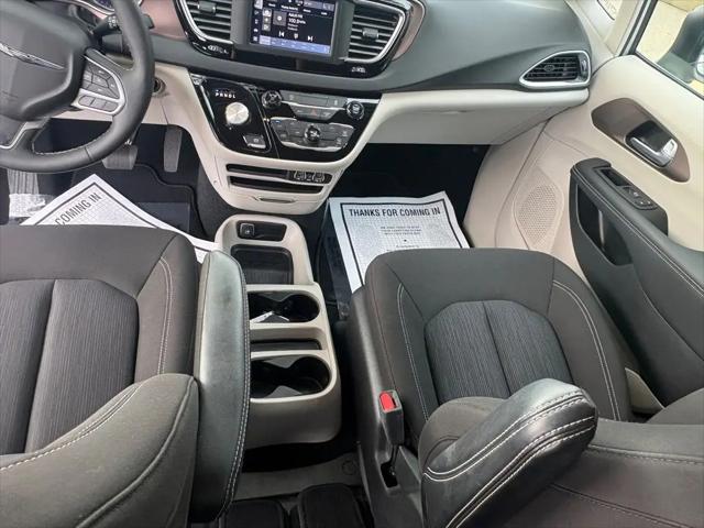 2024 Chrysler Voyager LX