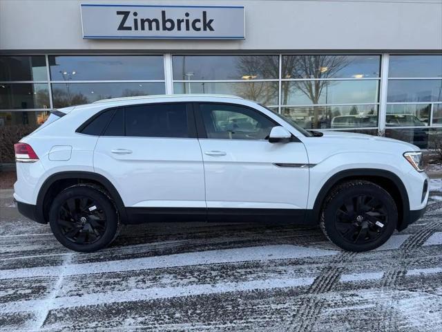 2026 Volkswagen Atlas Cross Sport SE with Technology