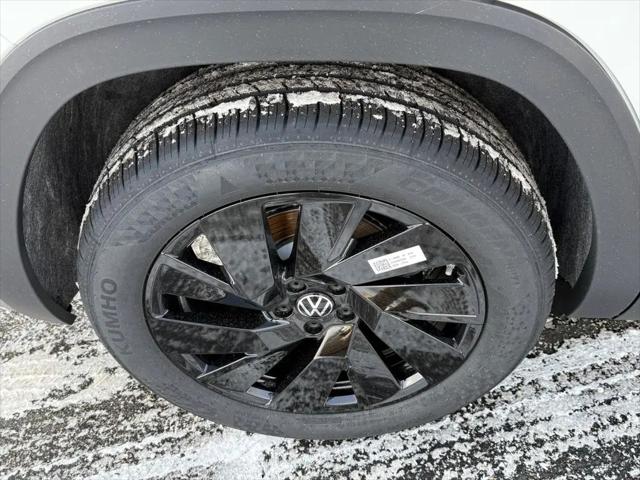 2026 Volkswagen Atlas Cross Sport SE with Technology
