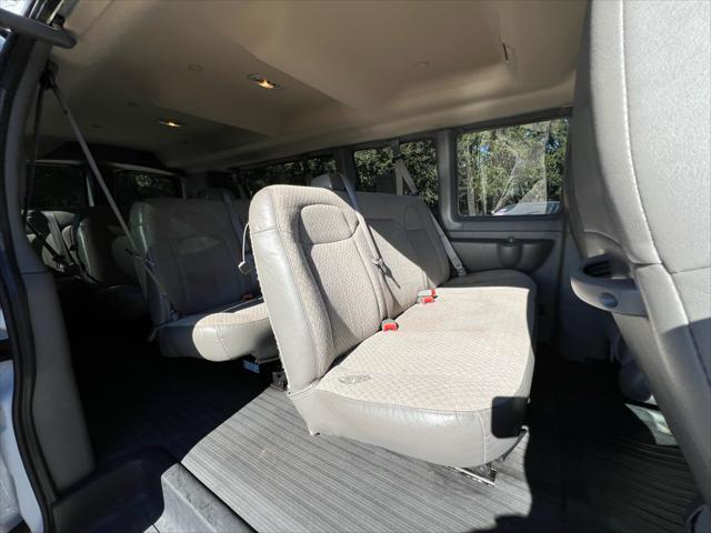 2023 Chevrolet Express Passenger RWD 3500 Extended Wheelbase LS