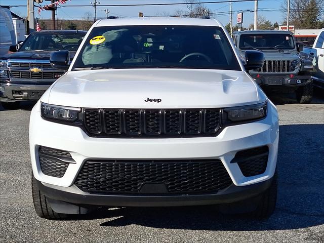 2023 Jeep Grand Cherokee Altitude 4x4 2023 Jeep Grand Cherokee Altitude 4x4