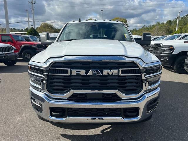 2026 RAM Ram 3500 Chassis Cab RAM 3500 TRADESMAN CREW CAB CHASSIS 4X4 60 CA