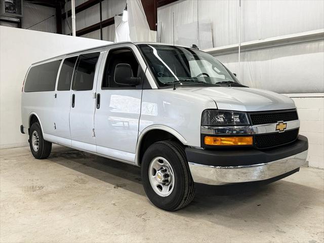 2025 Chevrolet Express Passenger RWD 3500 Extended Wheelbase LT